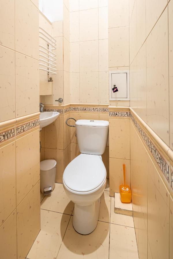 3 Bedrooms Royal Italian Style In An Austrian Building, Parking, Balcony リヴィウ エクステリア 写真