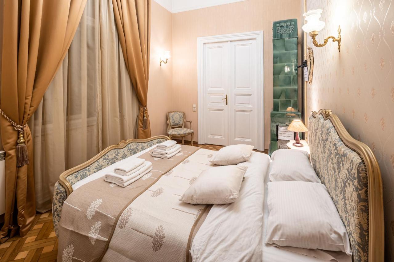 3 Bedrooms Royal Italian Style In An Austrian Building, Parking, Balcony リヴィウ エクステリア 写真
